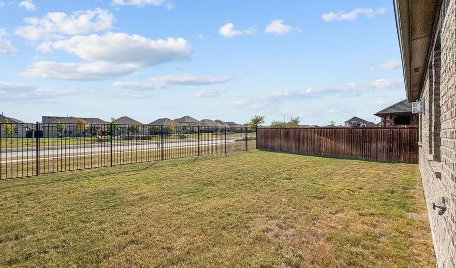 824 Brittany Dr, Anna, TX 75409 - 3 Beds, 2 Bath