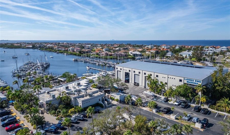 6412 MAYRA SHORES Ln, Apollo Beach, FL 33572 - 3 Beds, 4 Bath