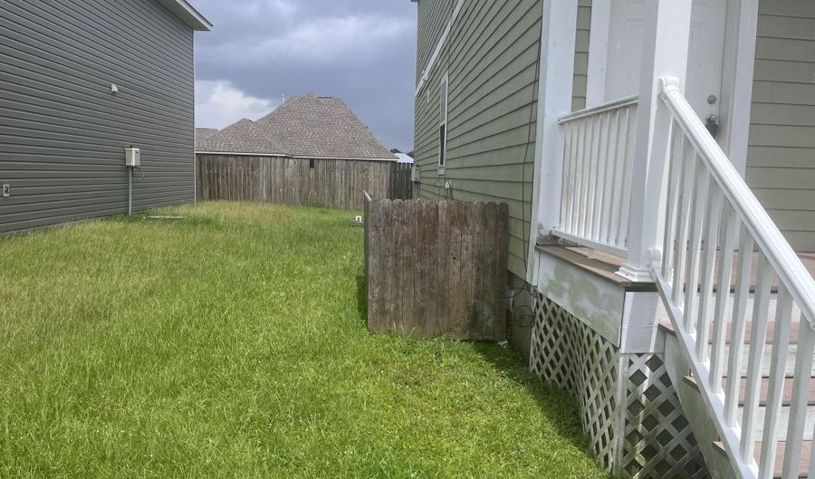 2404 Gladiolus St A, Ocean Springs, MS 39564 - 3 Beds, 2 Bath