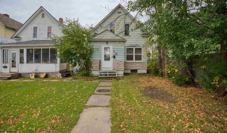 304 W 3rd Ave N, Aurora, MN 55705 - 2 Beds, 1 Bath