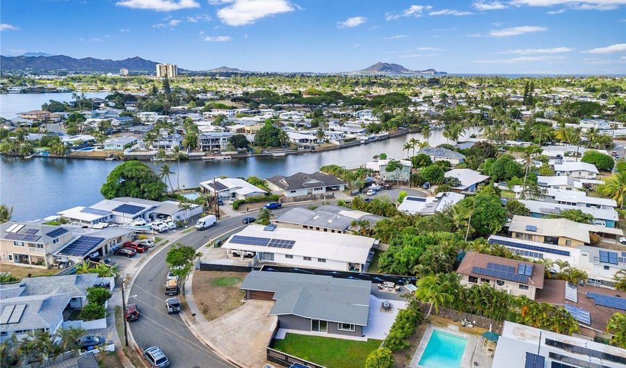 851 Halula Pl, Kailua, HI 96734 - 4 Beds, 2 Bath