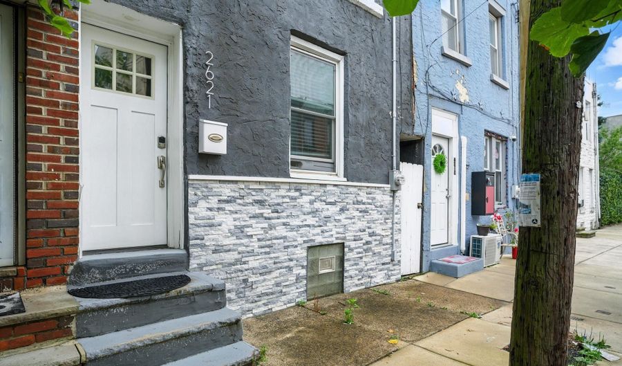 2621 SALMON St, Philadelphia, PA 19125 - 3 Beds, 1 Bath