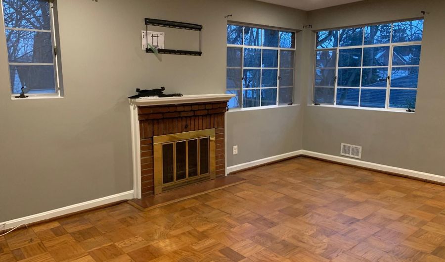 857 JACKSONVILLE St, Arlington, VA 22205 - 2 Beds, 1 Bath