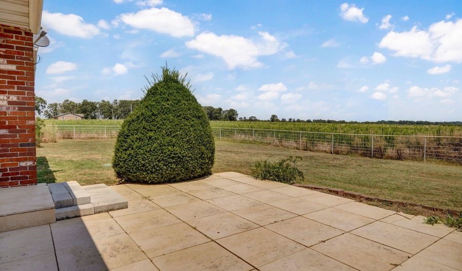 19038 Farm Road 2020, Aurora, MO 65605 - 3 Beds, 2 Bath