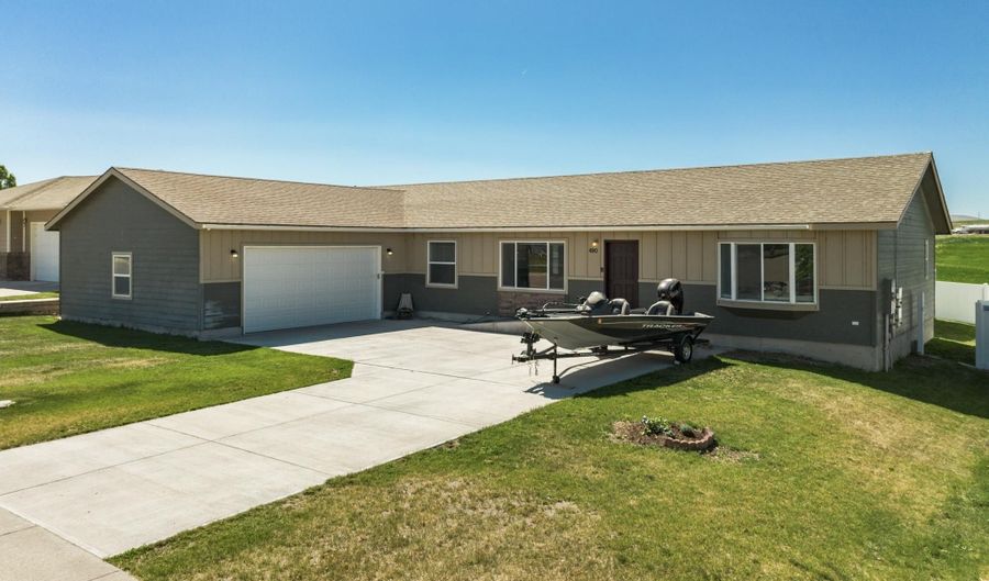 490 Snowflake St, American Falls, ID 83211 - 3 Beds, 3 Bath