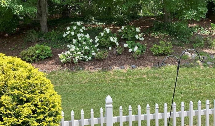 23 Holiday Dr, Arden, NC 28704 - 3 Beds, 2 Bath