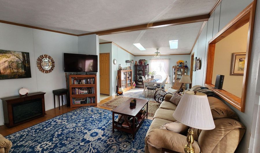 43 Evergreen Park, Clinton, CT 06413 - 2 Beds, 2 Bath