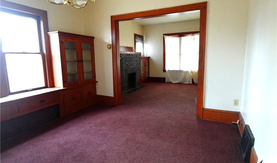 2171 15th St SW, Akron, OH 44314 - 4 Beds, 2 Bath
