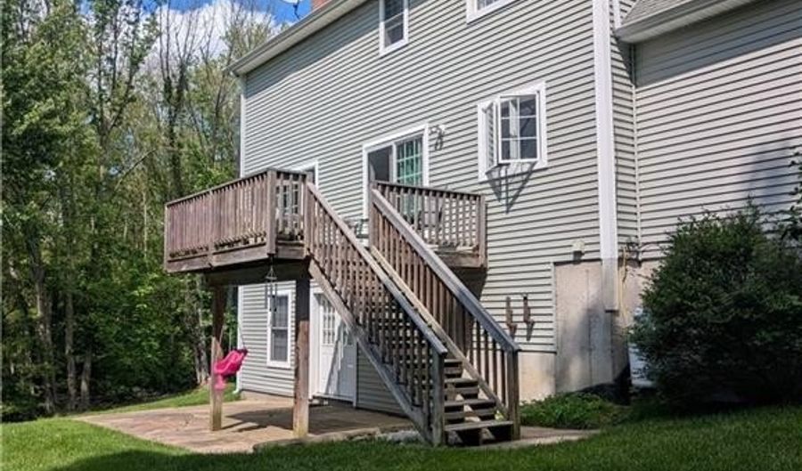 35 Snake Meadow Rd, Danielson, CT 06239 - 3 Beds, 3 Bath
