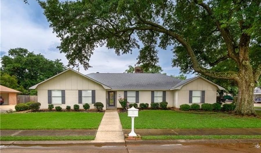 4029 MAYFLOWER Blvd, Alexandria, LA 71303 - 4 Beds, 3 Bath