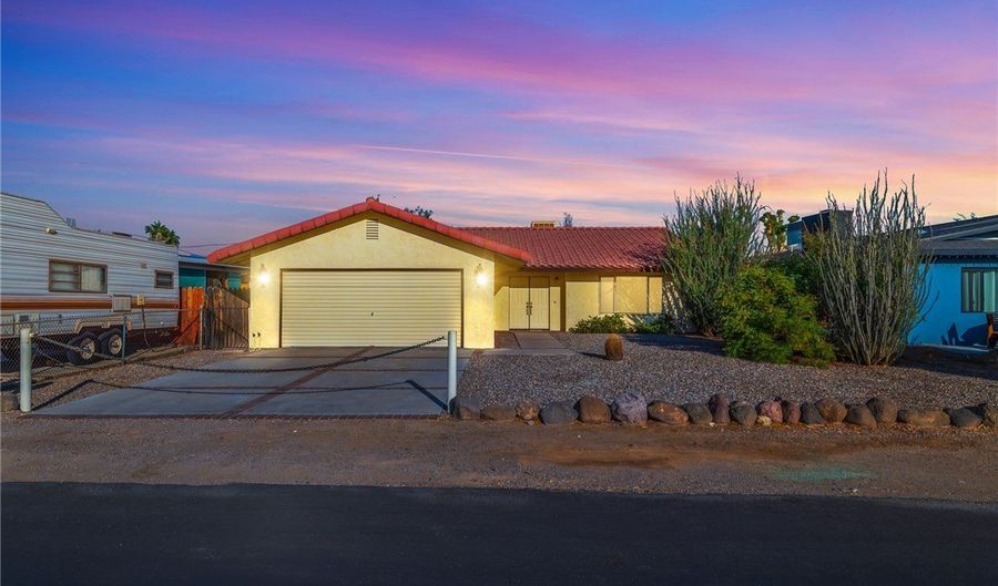 1135 Avenida Del Sol, Bullhead City, AZ 86442 - 2 Beds, 3 Bath