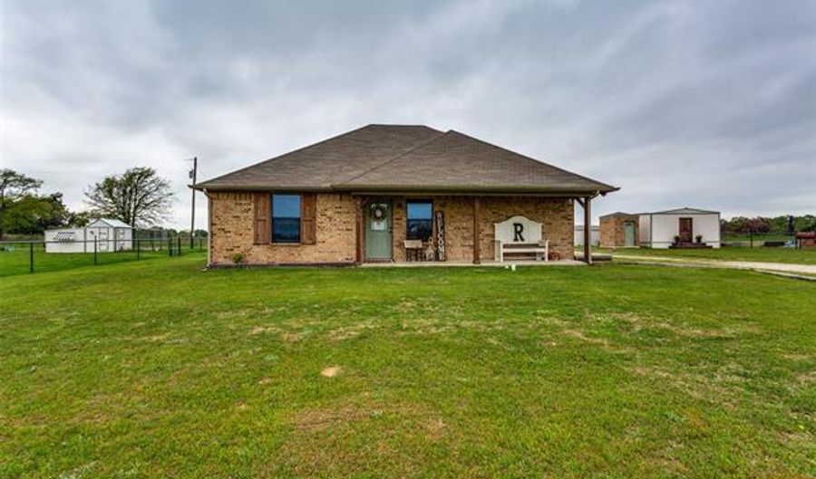 4798 County Road 2690, Alvord, TX 76225 - 3 Beds, 2 Bath
