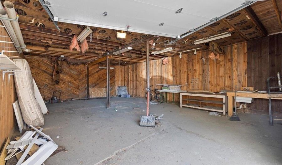 18 Maple Ave, Barre, VT 05641 - 8 Beds, 2 Bath