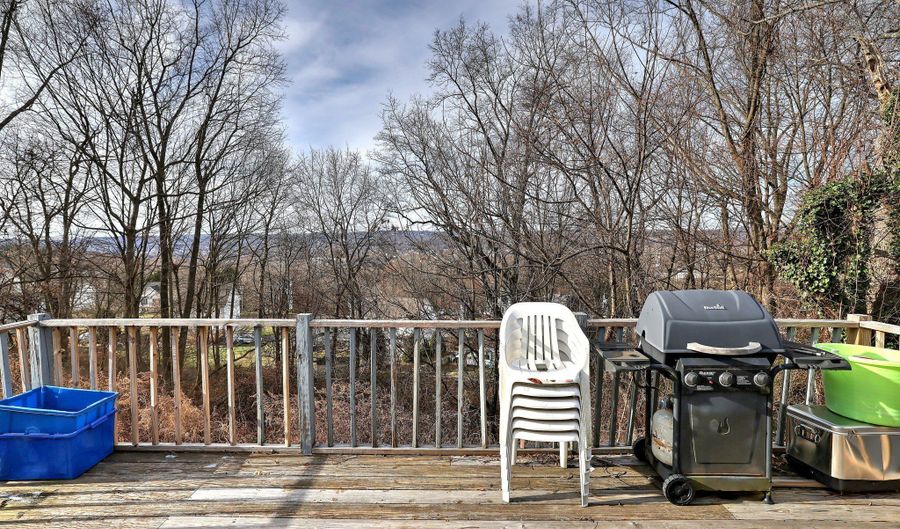 42 Highland Ave, Ansonia, CT 06401 - 3 Beds, 1 Bath