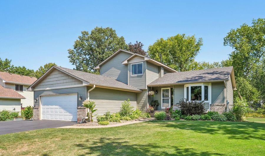 4950 150th Ln NW, Anoka, MN 55303 - 4 Beds, 2 Bath