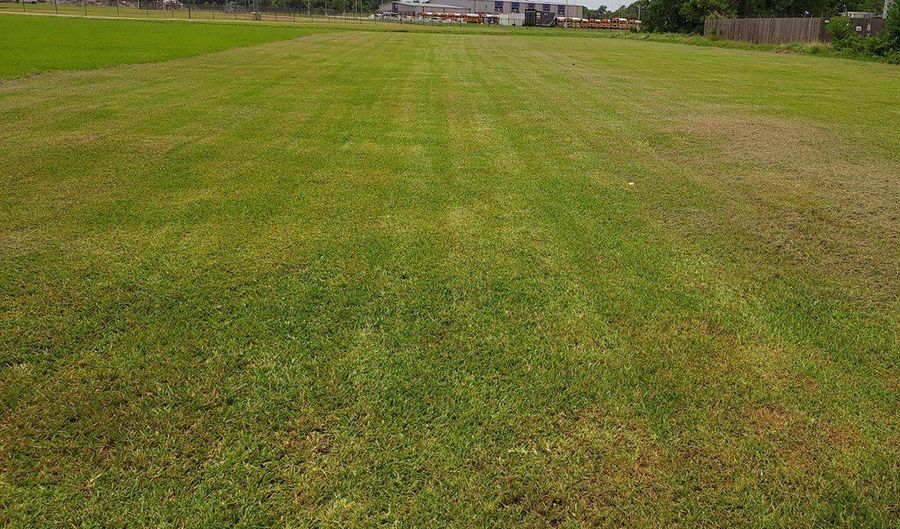 1739 E Mulberry, Angleton, TX 77515 - 0 Beds, 0 Bath