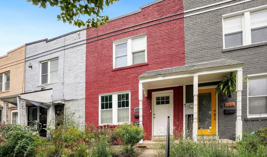 330 20TH St NE, Washington, DC 20002 - 3 Beds, 2 Bath