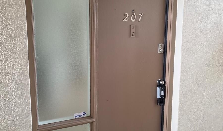618 ORANGE Dr 207, Altamonte Springs, FL 32701 - 1 Beds, 1 Bath