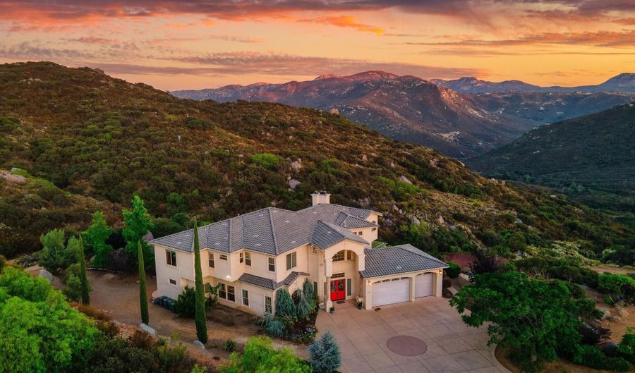 2157 Corte Dorado Espuela, Alpine, CA 91901 - 5 Beds, 5 Bath