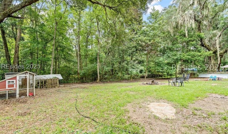 8 Billy Hill Rd, Beaufort, SC 29906 - 3 Beds, 2 Bath