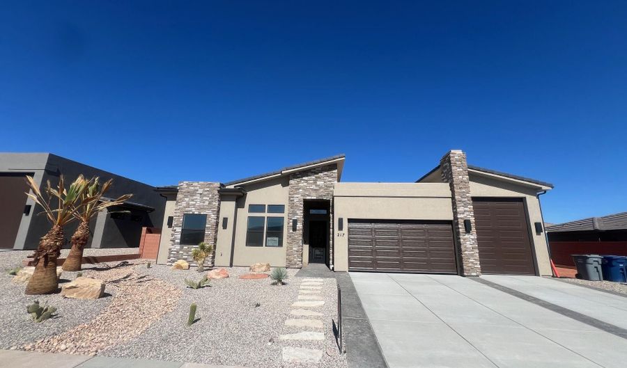 217 S 700 W, Ivins, UT 84738 - 3 Beds, 2 Bath