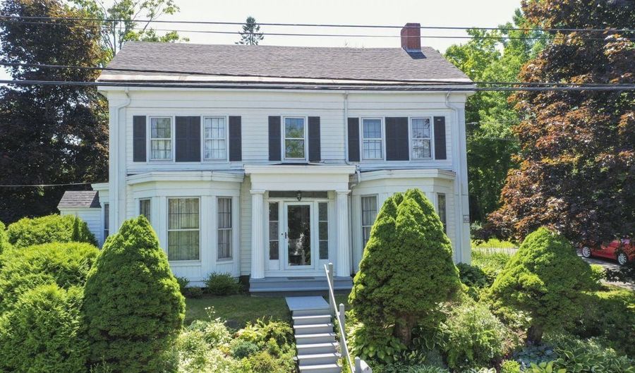 53 Congress St, Belfast, ME 04915 - 5 Beds, 3 Bath