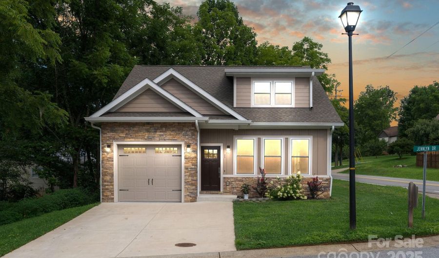 1 Jennlynn Dr, Arden, NC 28704 - 3 Beds, 3 Bath