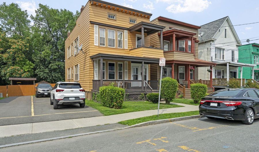 8 Wilkins Ave, Albany, NY 12206 - 6 Beds, 2 Bath