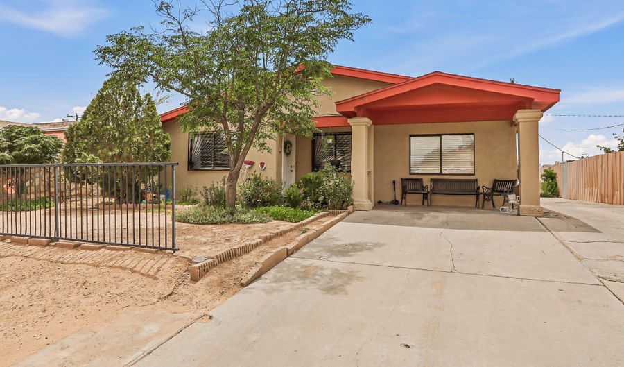 843 GRANITE St, Anthony, NM 88021 - 3 Beds, 2 Bath