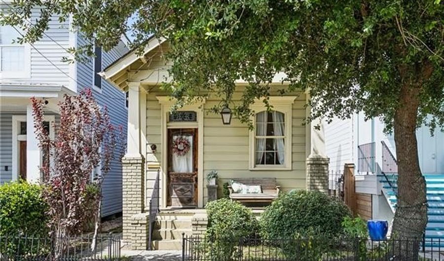 246 FRISCOVILLE Ave, Arabi, LA 70032 - 2 Beds, 2 Bath