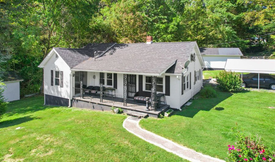 9494 Porterfield Hwy, Abingdon, VA 24210 - 3 Beds, 2 Bath