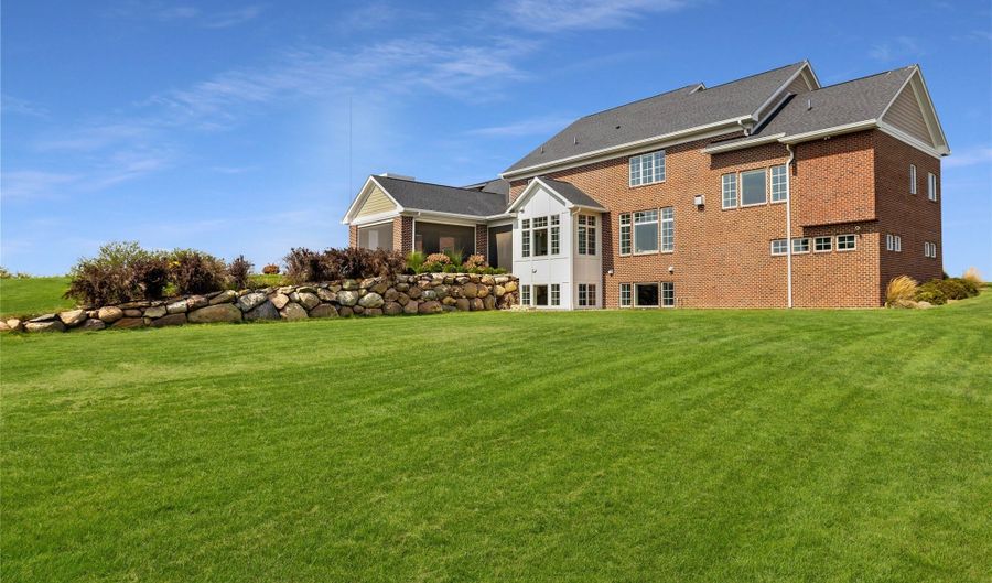1636 NE 126th Ave, Alleman, IA 50007 - 7 Beds, 6 Bath