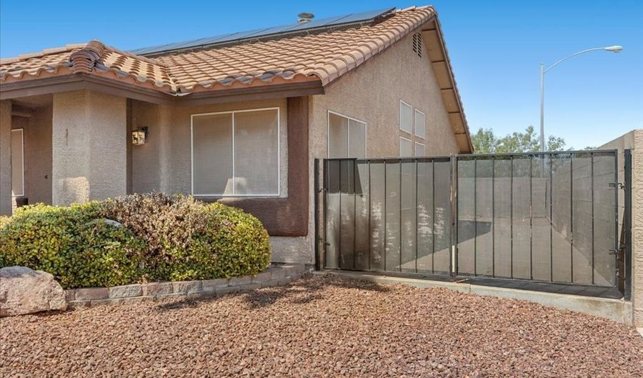 840 Holly Lake Way, Henderson, NV 89002 - 3 Beds, 2 Bath
