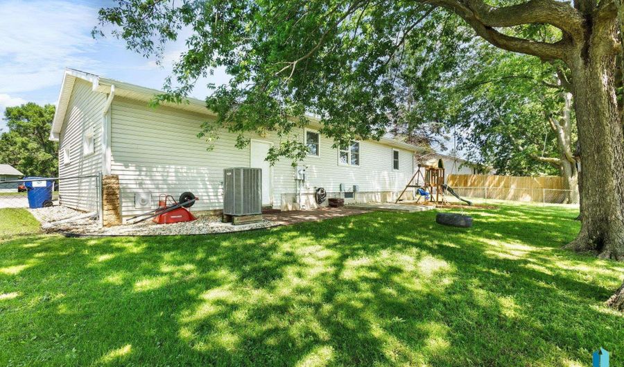 302 Front St, Aurora, SD 57002 - 5 Beds, 2 Bath