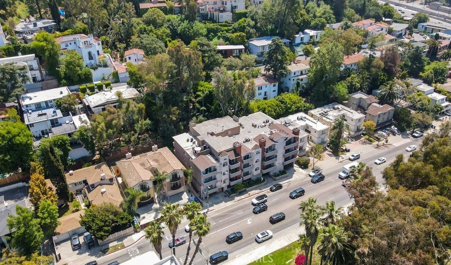 3284 Barham Blvd 201, Los Angeles, CA 90068 - 2 Beds, 2 Bath
