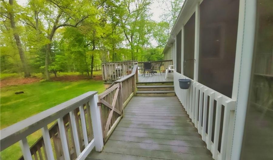 529 Shippeetown Rd, East Greenwich, RI 02818 - 3 Beds, 1 Bath