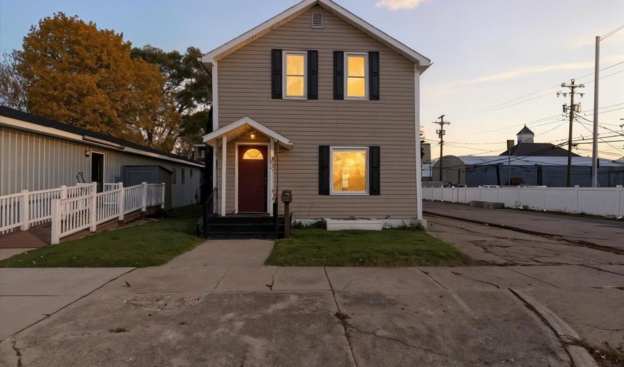 418 Woodworth Ave, Alma, MI 48801 - 3 Beds, 2 Bath