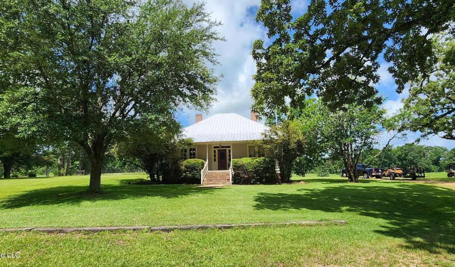 3350 SE Mount Pleasant Ln, Bogue Chitto, MS 39629 - 3 Beds, 1 Bath