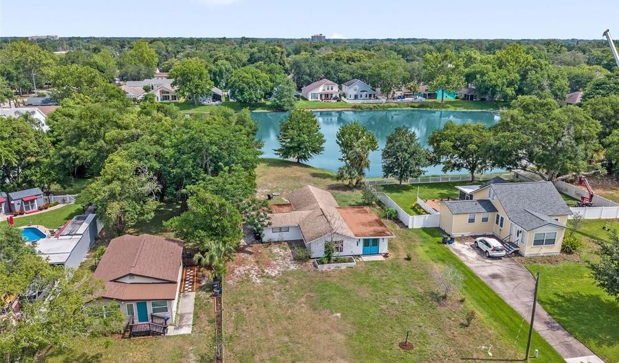 809 GRANDVIEW Ave, Altamonte Springs, FL 32701 - 2 Beds, 1 Bath