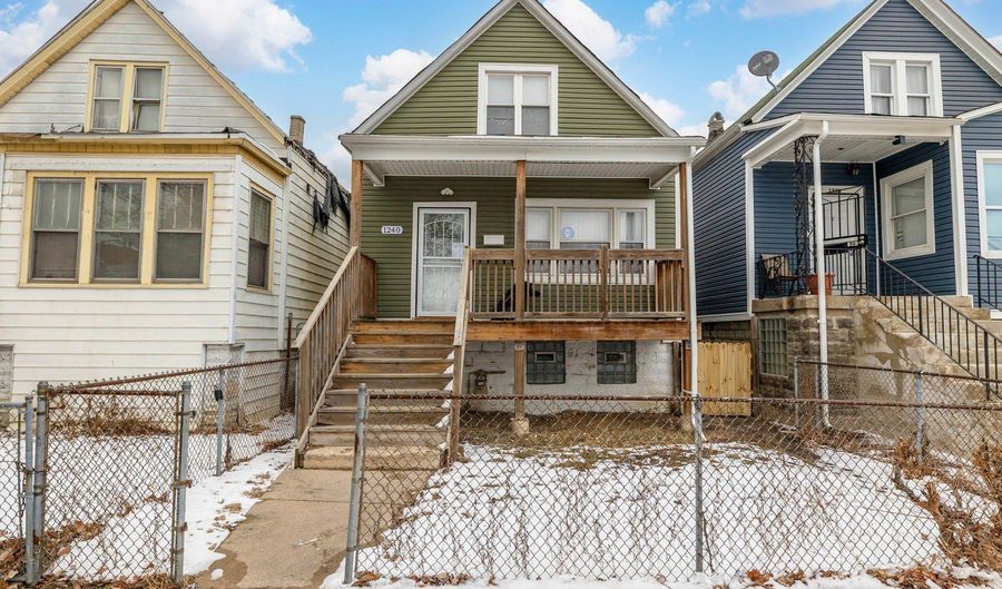 1240 W 74th Pl, Chicago, IL 60636 - 4 Beds, 2 Bath