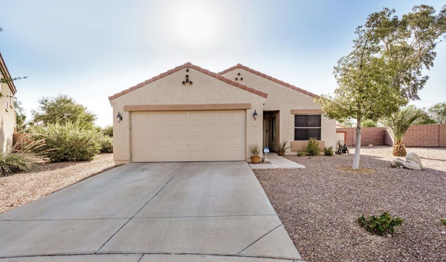 688 W LUCKY PENNY Pl, Casa Grande, AZ 85122 - 3 Beds, 2 Bath