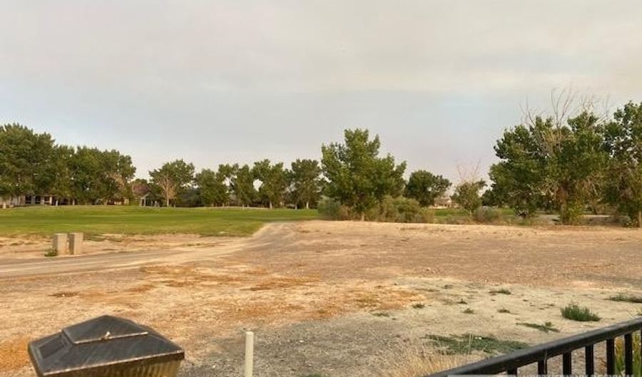 752 Divot Dr, Fernley, NV 89408 - 3 Beds, 3 Bath