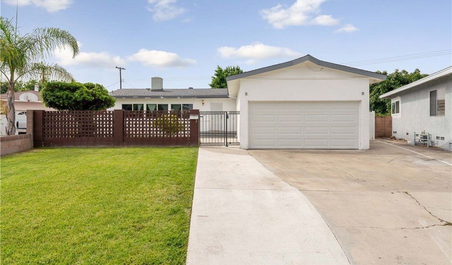 2106 W Judith Ln, Anaheim, CA 92804 - 3 Beds, 3 Bath