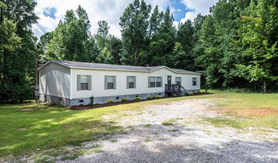 3969 Robinson Rd, Alexander City, AL 35010 - 4 Beds, 2 Bath