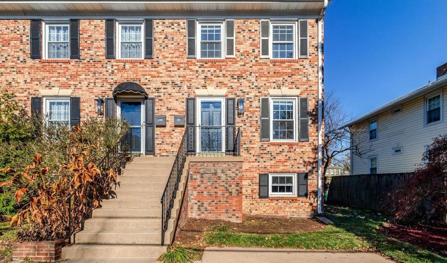 216 DUNCAN Ave, Alexandria, VA 22301 - 3 Beds, 4 Bath