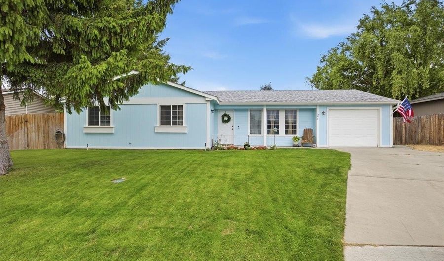 1547 13th St, Benton City, WA 99320 - 4 Beds, 2 Bath