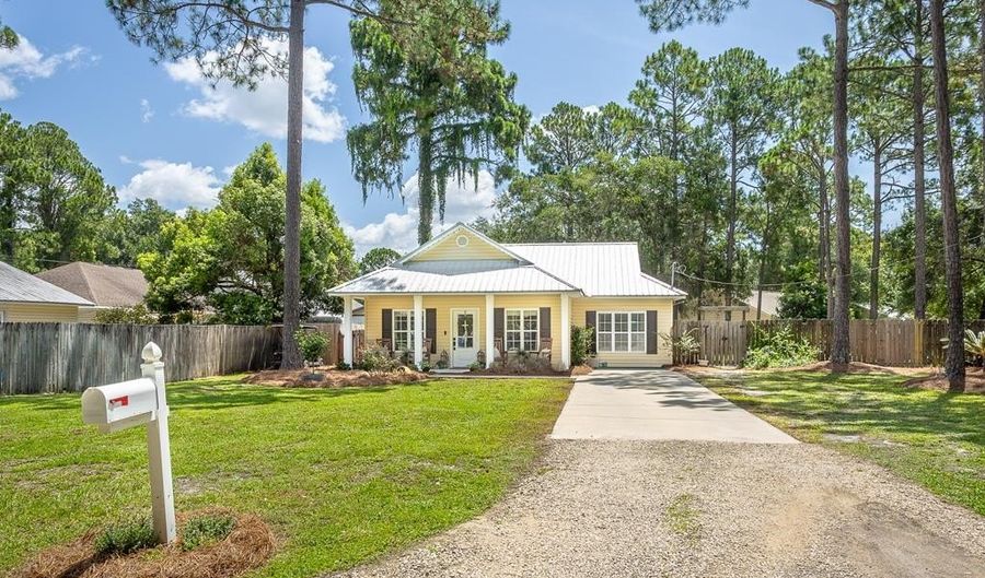 337 21st Ave, Apalachicola, FL 32320 - 3 Beds, 2 Bath