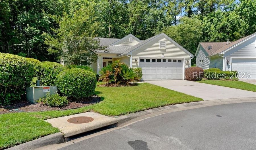 8 Coburn Ct, Bluffton, SC 29909 - 2 Beds, 2 Bath