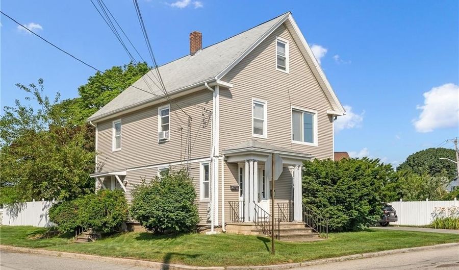 106 Pleasant St, Cranston, RI 02910 - 5 Beds, 3 Bath