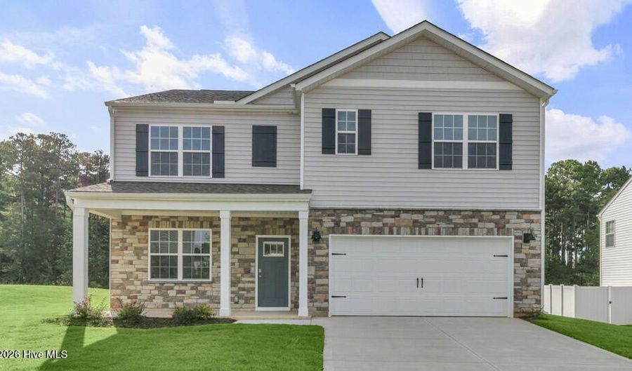 725 Lazy Elm Ln, Aberdeen, NC 28315 - 5 Beds, 3 Bath